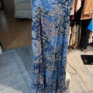 REVOLVE RAGA NWT MEDIUM $260 MSRP Elegant Blue Floral Maxi Dress 👗